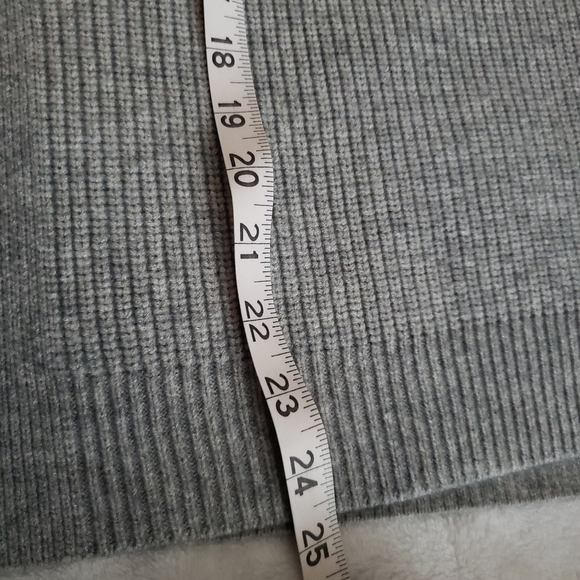 Ann Taylor Woman’s Gray Chunky Knit Lace up neckline sweater soft and cozy - Picture 7 of 9